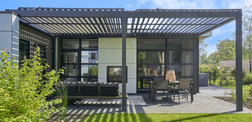 How to Maximise Outdoor Space with a Louvered Pergola