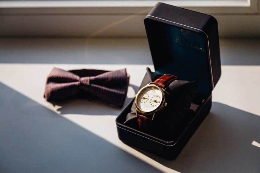 The Art of Adornment: Wholesale Luxury Men's Watches