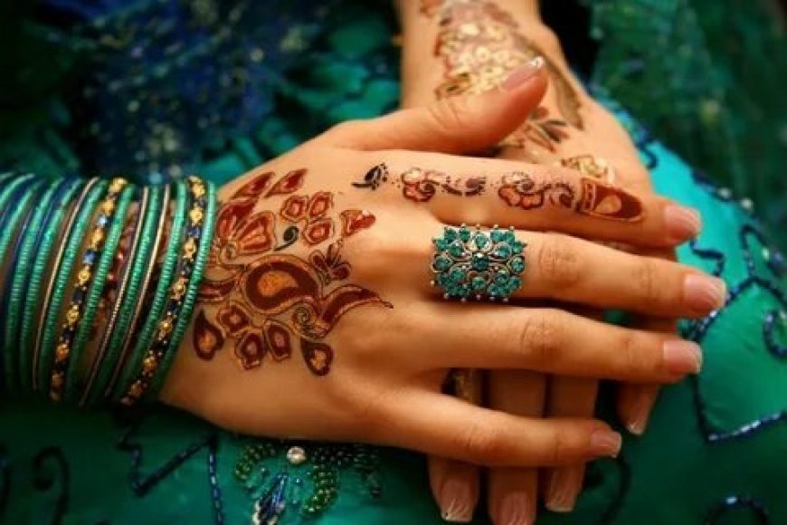 Convenient At-Home Mehndi Services in Lahore