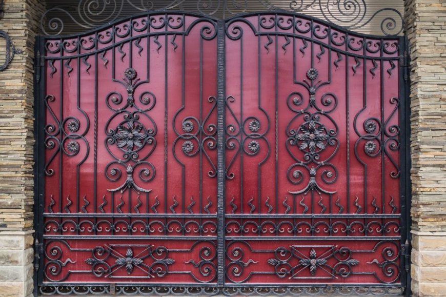 Choosing the Material for Metal Gates for Your Home