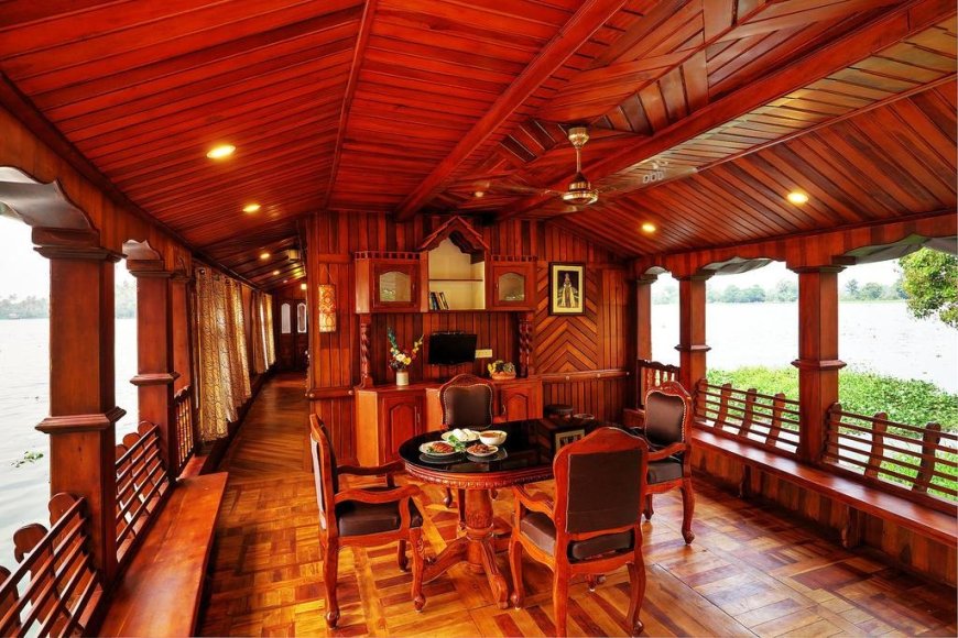 A Culinary Journey: Traditional Kerala Dishes on Alleppey Houseboats