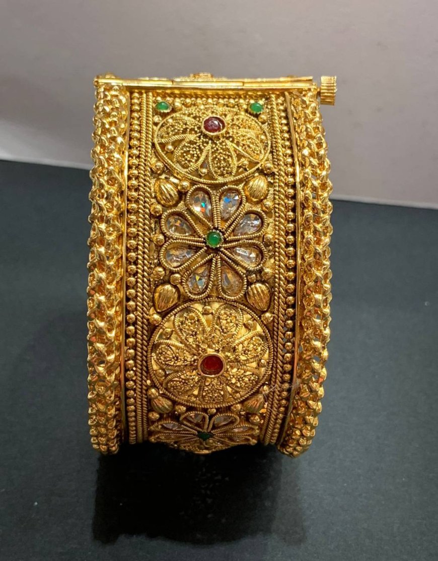 Why Indian Bangle Bracelets Are Trending in the Fashion World