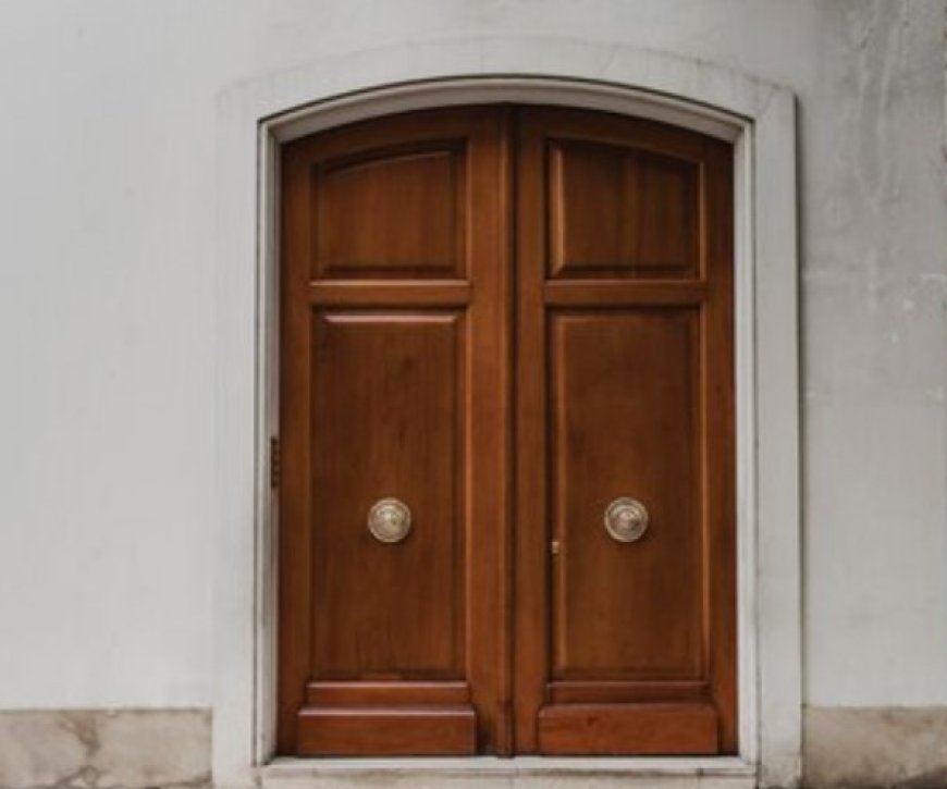 Top 5 Reasons to Choose Wooden Doors for Main Doors in Singapore