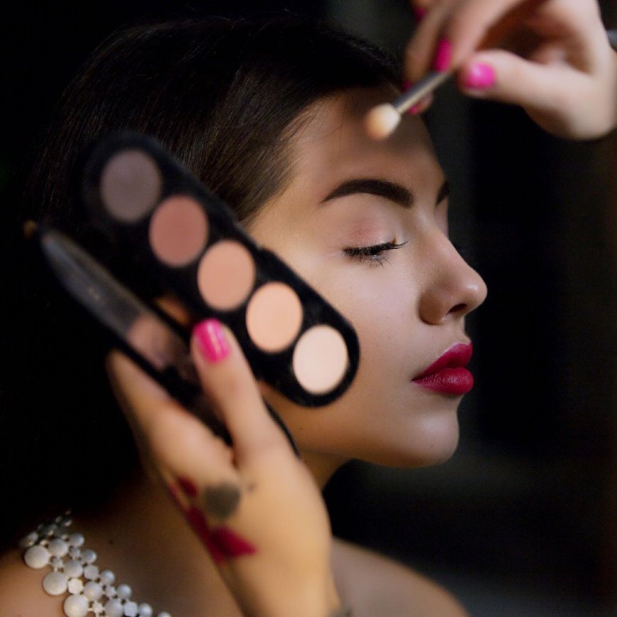 Top 10 Qualities to Look for in a Professional Makeup Artist