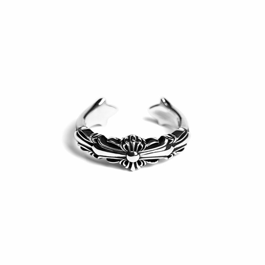 The Allure of Chrome Hearts Rings: A Blend of Luxury and Edgy Design"