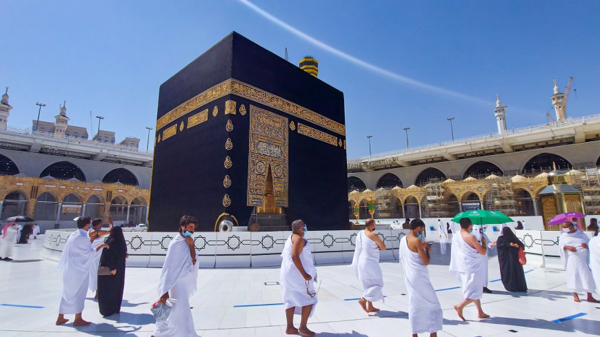 What is the best time to book flights for Umrah?