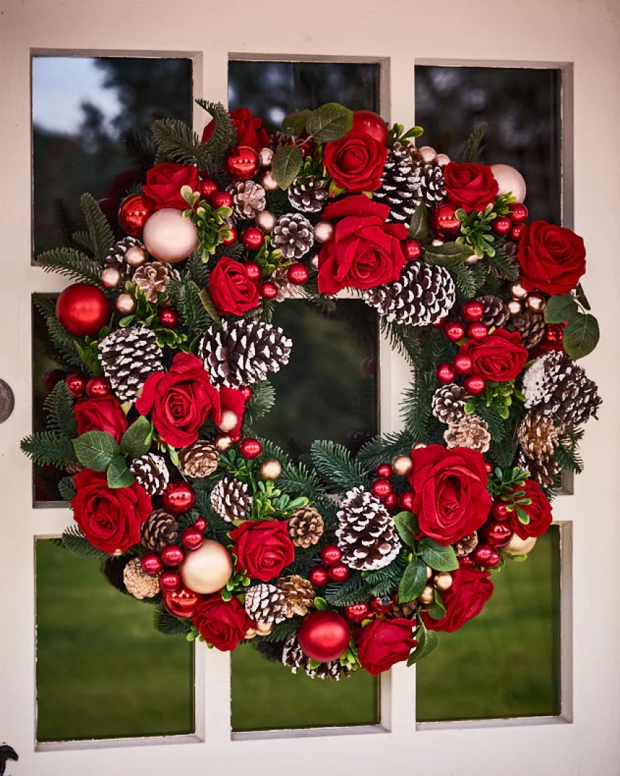 Embrace the Spirit of Xmas: Beautiful Door Wreaths to Adorn Your Home