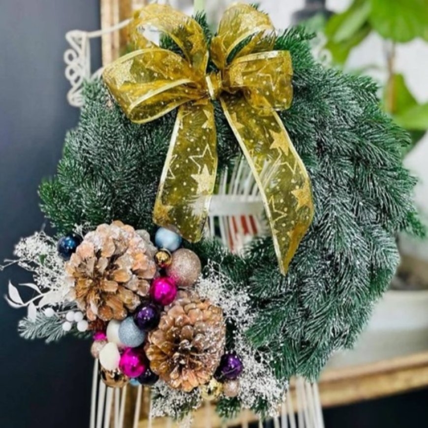 Celebrate the Season: Christmas Blooms and Wreaths for Every Home