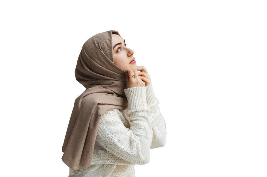 A Guide to Organizing Hijabs