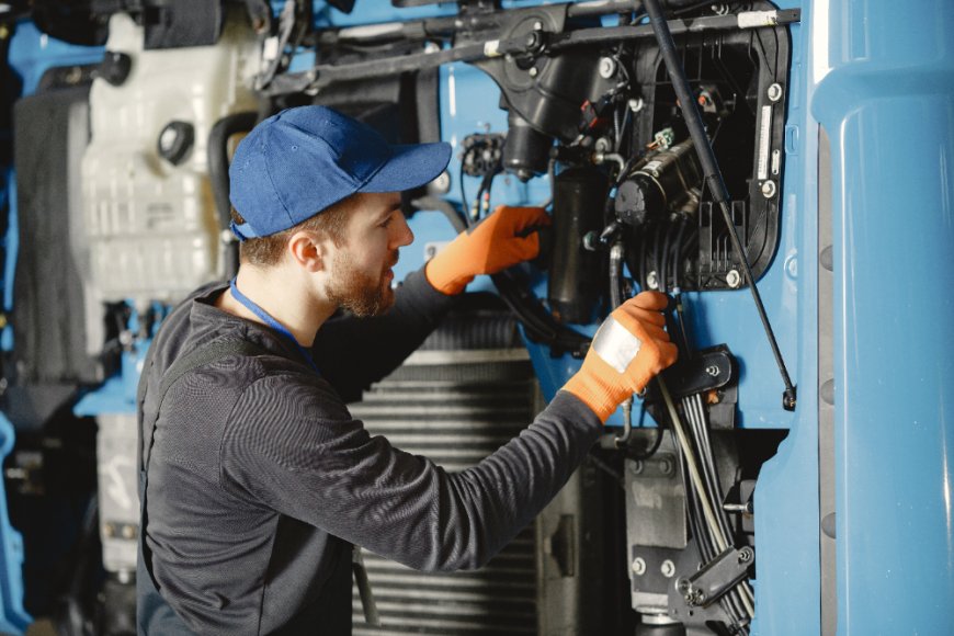 What to Expect When Hiring a Mechanical Technician in the UK