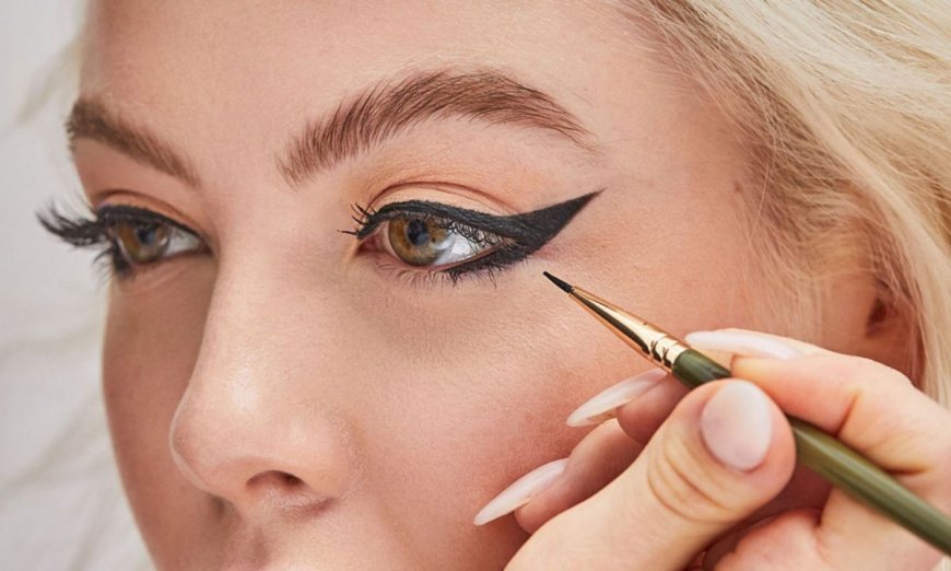 Eye Liner Best: Will Liquid or Gel Liner Give You the Best Results?