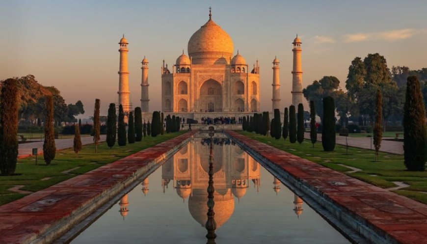 Experience The Magic of a Taj Mahal Sunrise Tour