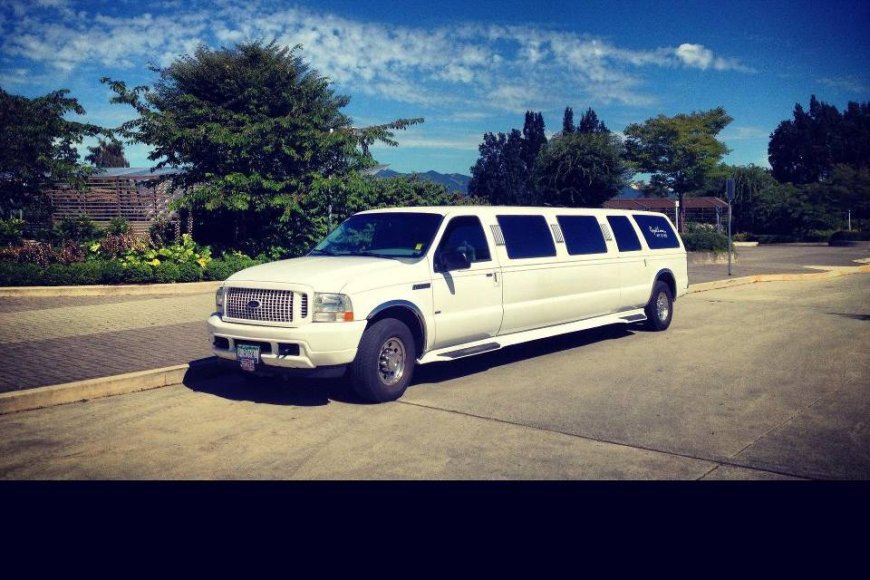 Experience Luxury and Convenience with Royal Limousine Service