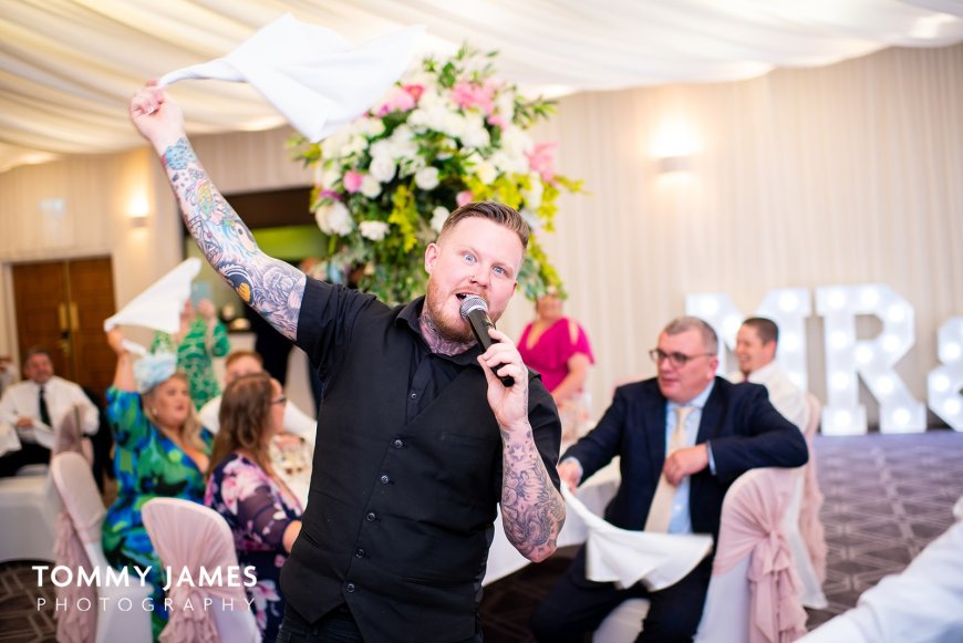 5 Reasons You Should Choose The Singing Waiters To Make Your Event Unforgettable