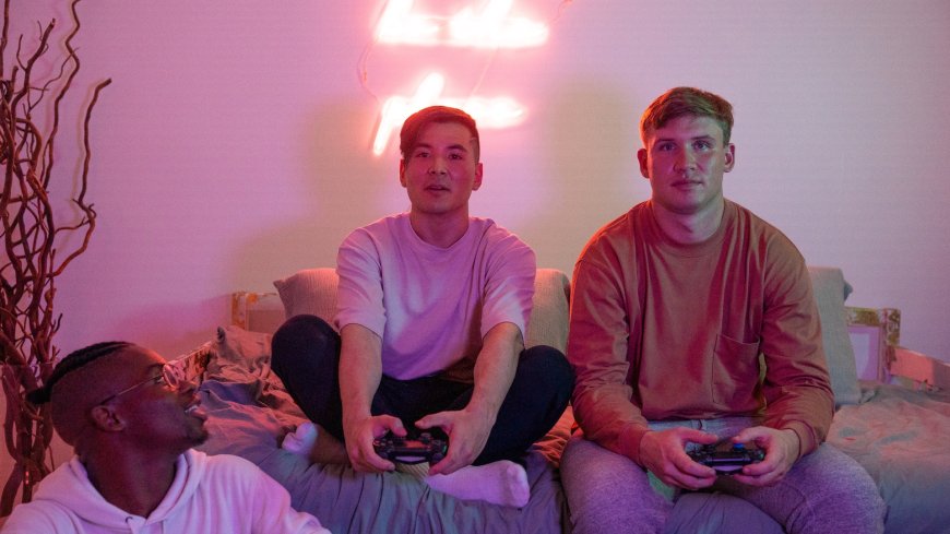 10 Reasons Why Neon Signs Are the Perfect Lighting for Gaming Rooms