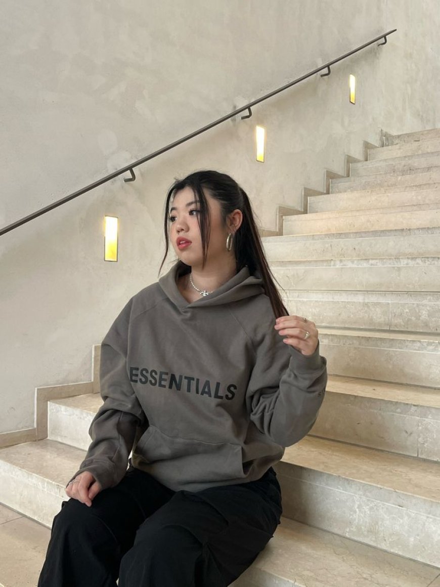 Essential Hoodies: Comfort, Style, and Practicality Combined