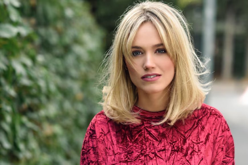 5 Celebrity-Inspired Medium Hairstyles for Round Faces with a Double Chin