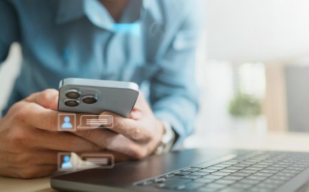 Human Chat Answering Service vs AI Chatbots for Your Business