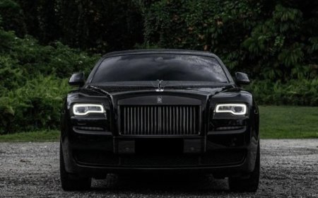 Luxury Car Travel Services for Elegant and Comfortable Journeys Across Melbourne