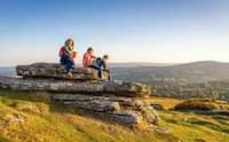 What Are Some Good Places to Visit in the UK for a Family Vacation
