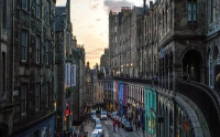 What Are Some Good Places to Stay and Visit When Visiting Edinburgh, Scotland
