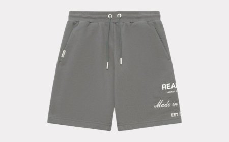 Realism Hoodie: Personal Expression Through Long-Lasting Fashion
