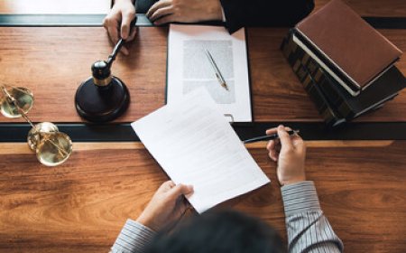 Working with fraud lawyers near me during litigation