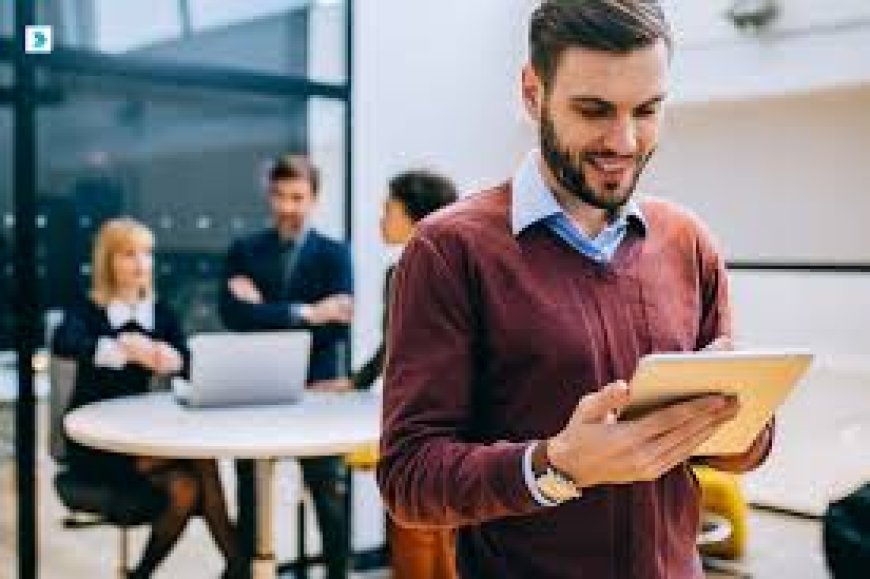 how-digital-skills-help-professionals-stay-competitive-in-a-changing-job-market