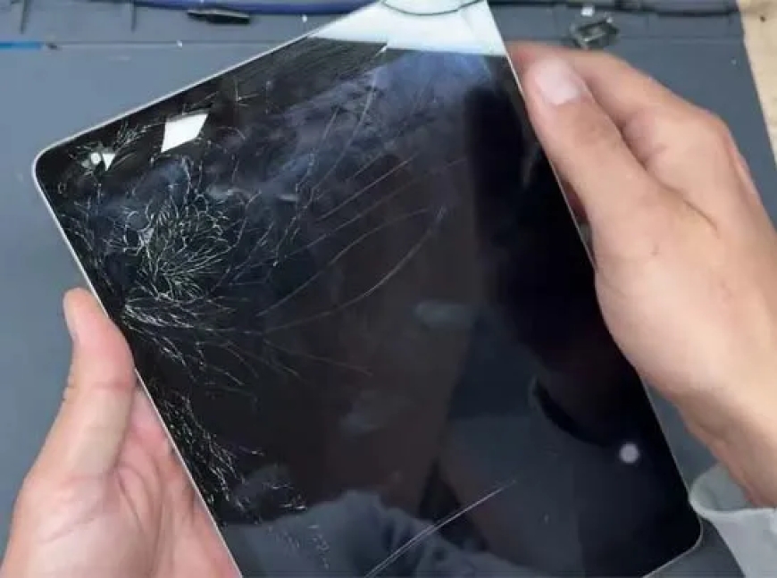 What Happens If You Ignore a Cracked Phone Screen?