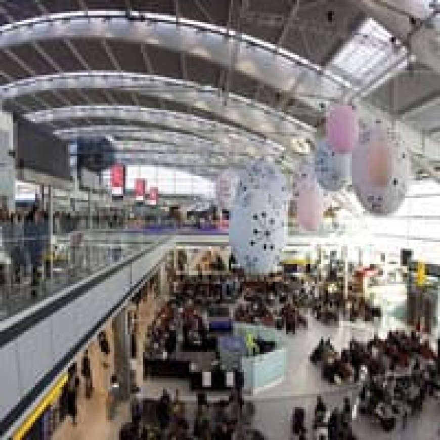 What Is the Safest Way for a Tourist to Travel from Heathrow Airport to Central London?