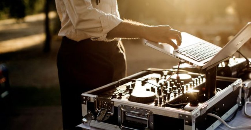 How to Find the Right DJ Service Near Me in Saint Louis
