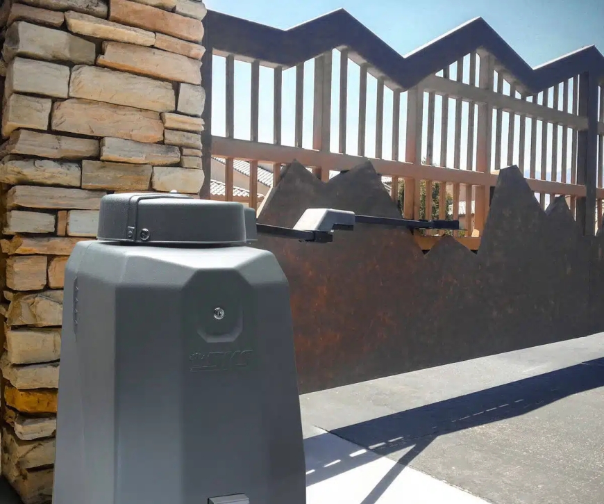 Which Features Matter Most in the Best Swing Gate Openers?