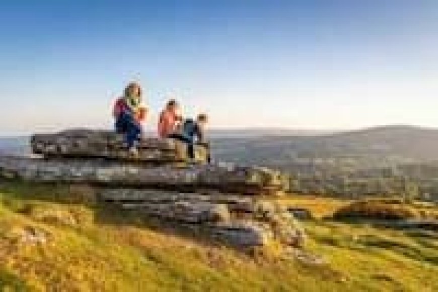 What Are Some Good Places to Visit in the UK for a Family Vacation