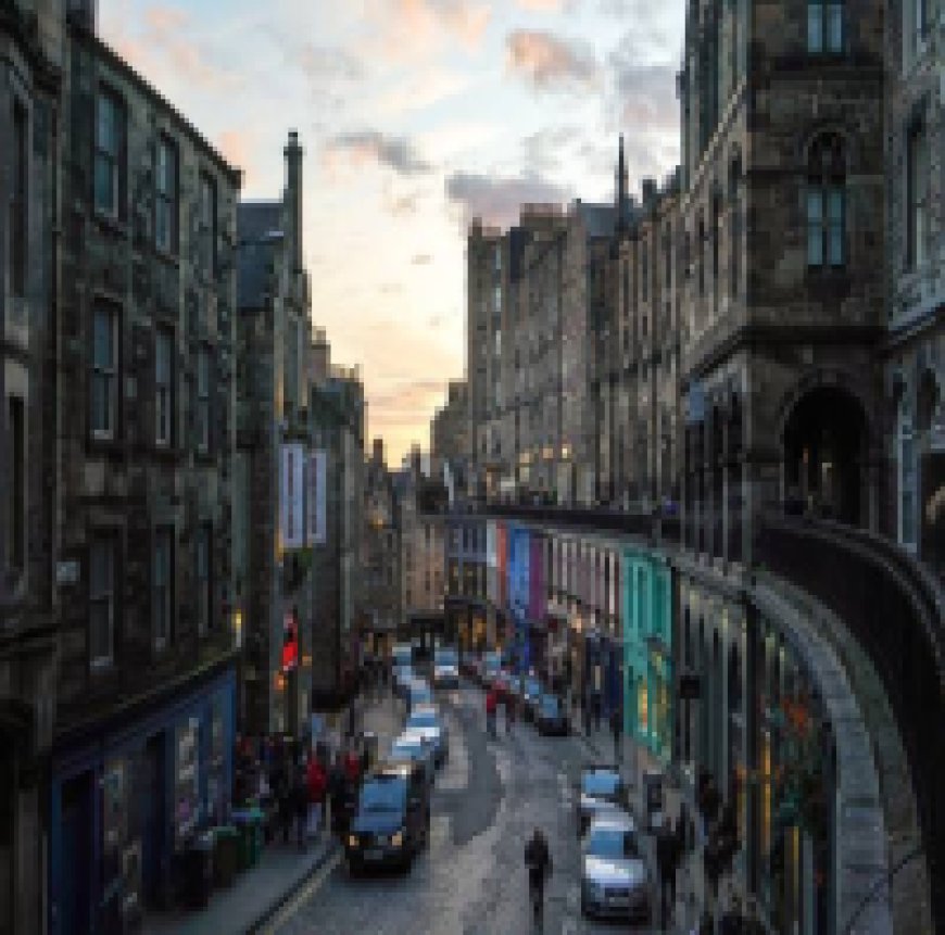 What Are Some Good Places to Stay and Visit When Visiting Edinburgh, Scotland