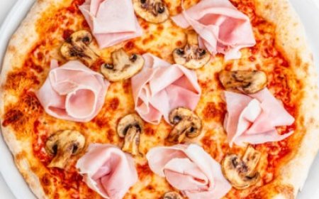 Mexican Pizza Puerto Banus: A Taste Explosion You Need to Try at Tucan Bakery