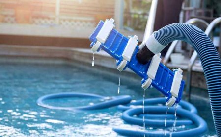 5 Questions to Ask Before Hiring a Pool Cleaning Service in Fort Worth