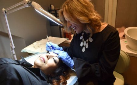 Beauty Booking Data Reveals the Busiest Months for Lash and Brow Appointments