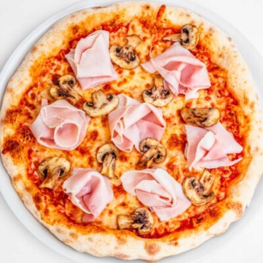 Mexican Pizza Puerto Banus: A Taste Explosion You Need to Try at Tucan Bakery