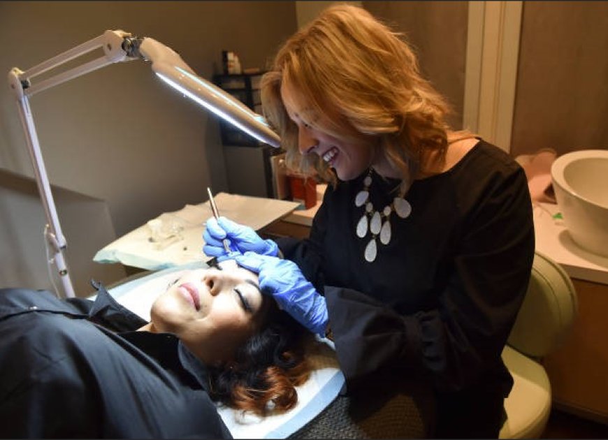 Beauty Booking Data Reveals the Busiest Months for Lash and Brow Appointments