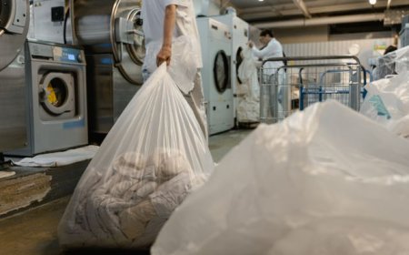 Commercial Laundry Pickup vs. Laundromat: Which Is Better for Businesses?