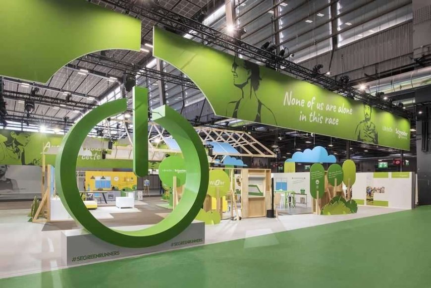 Custom Trade Show Booth Design: Balancing Architecture, Branding, and Visitor Interaction